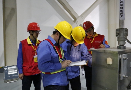 200千伏高壓直流斷路器短路試驗(yàn)取得成 200千伏高壓直流斷路器短路試驗(yàn)取得成